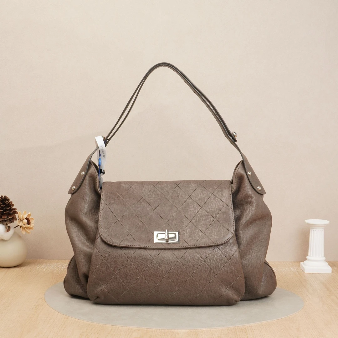 95新 Chanel/香奈儿  香奈儿2.55托特包中古灰色/DS029156