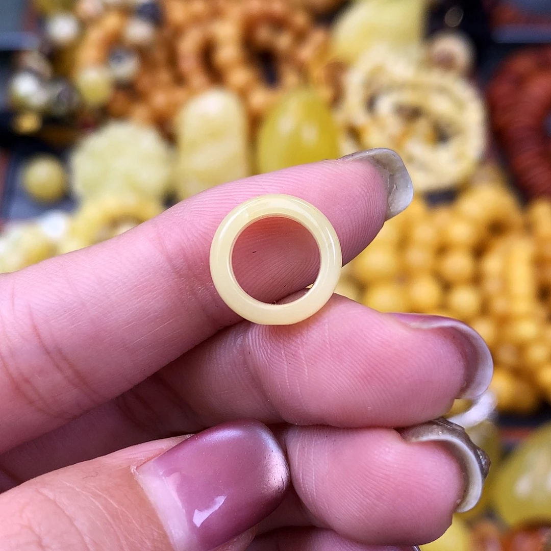 未镶嵌琥珀珠宝奇石