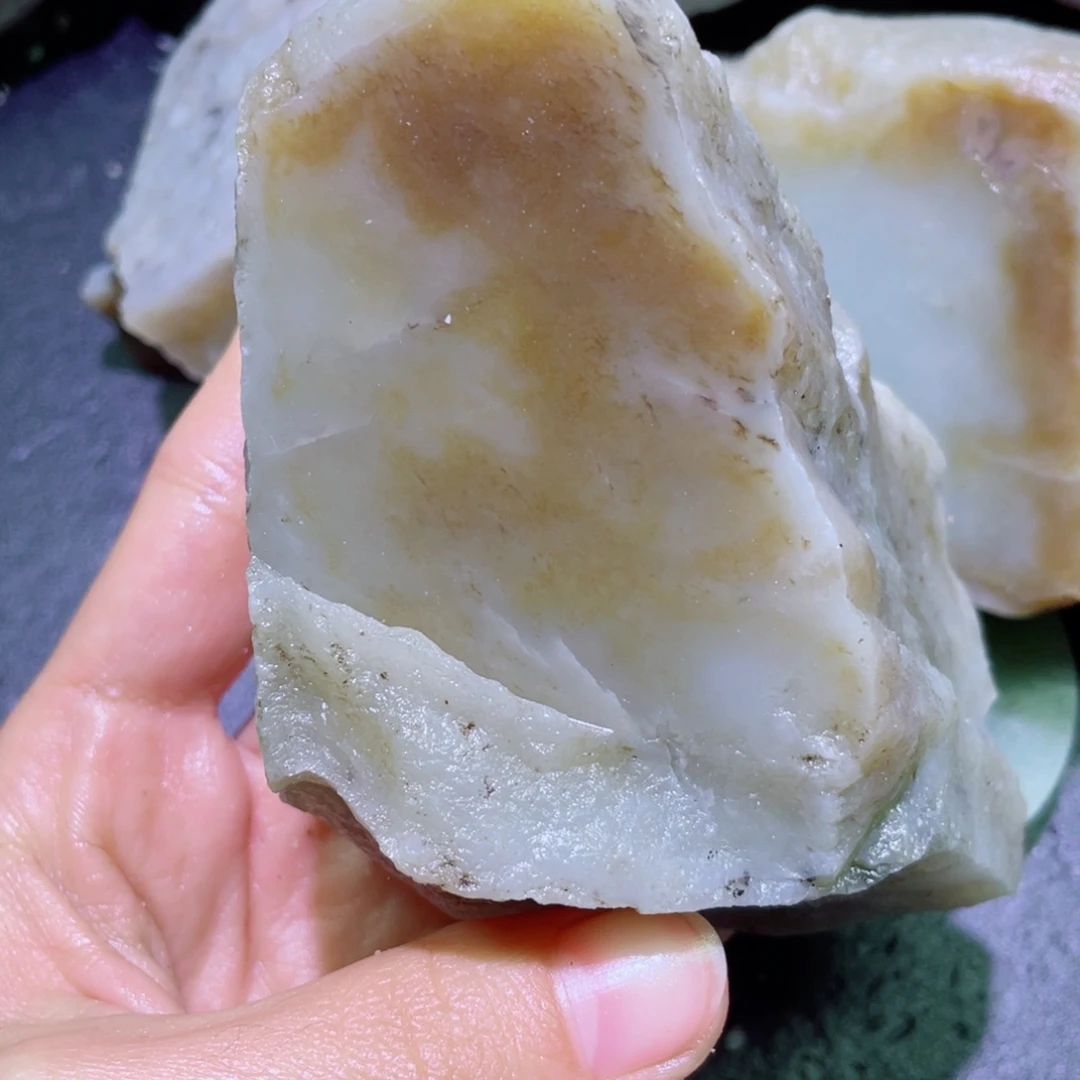 和田玉未镶嵌珠宝半成品