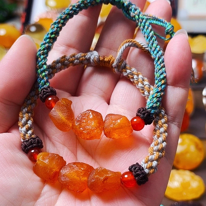 未镶嵌颈饰琥珀手串