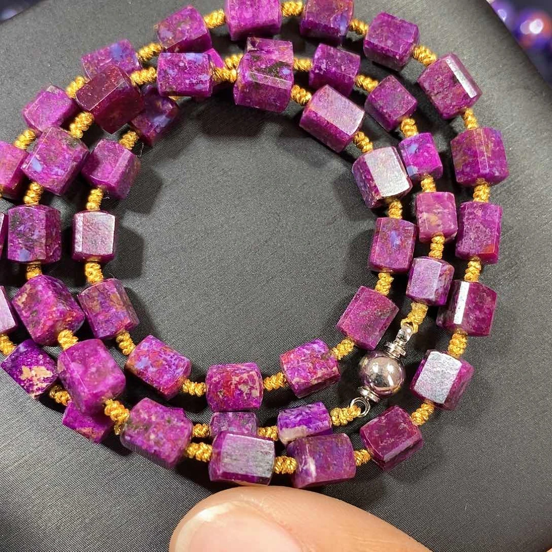 苏纪石（舒俱来）未镶嵌南非舒俱来桃红方糖项链