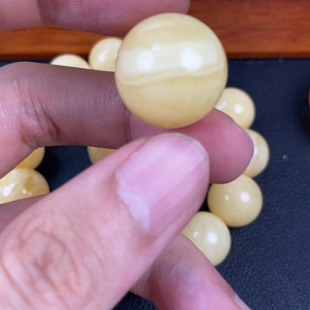 琥珀未镶嵌裸石28