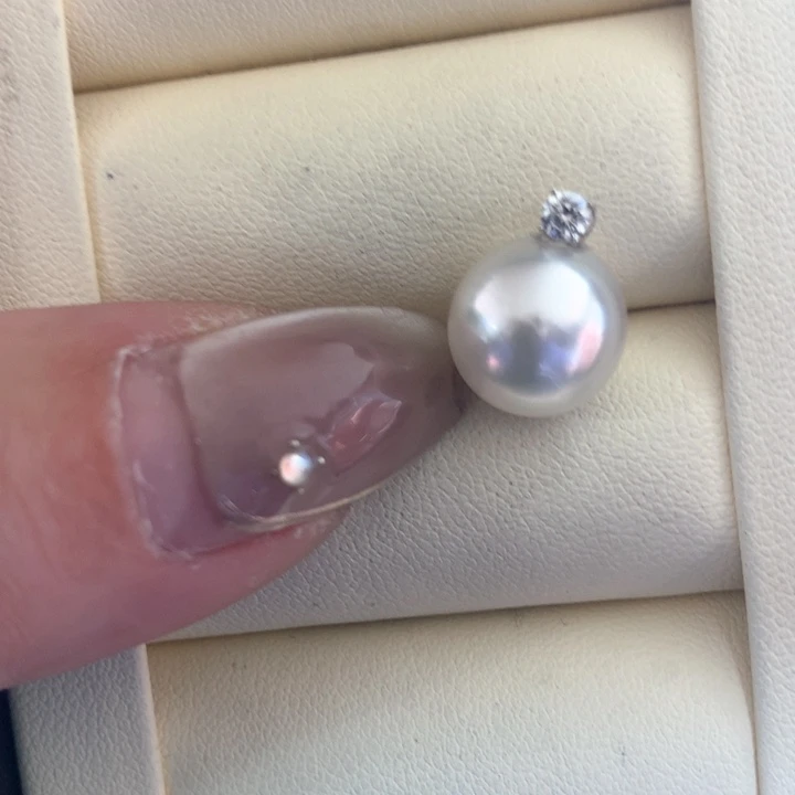 颈饰18K金镶嵌海水珍珠