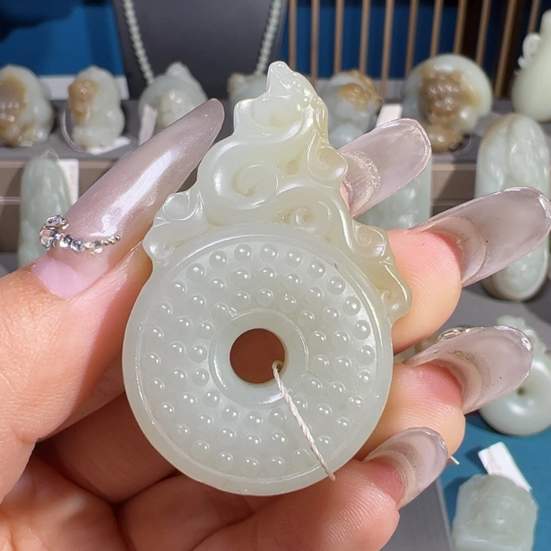 和田玉（糖玉）未镶嵌颈饰