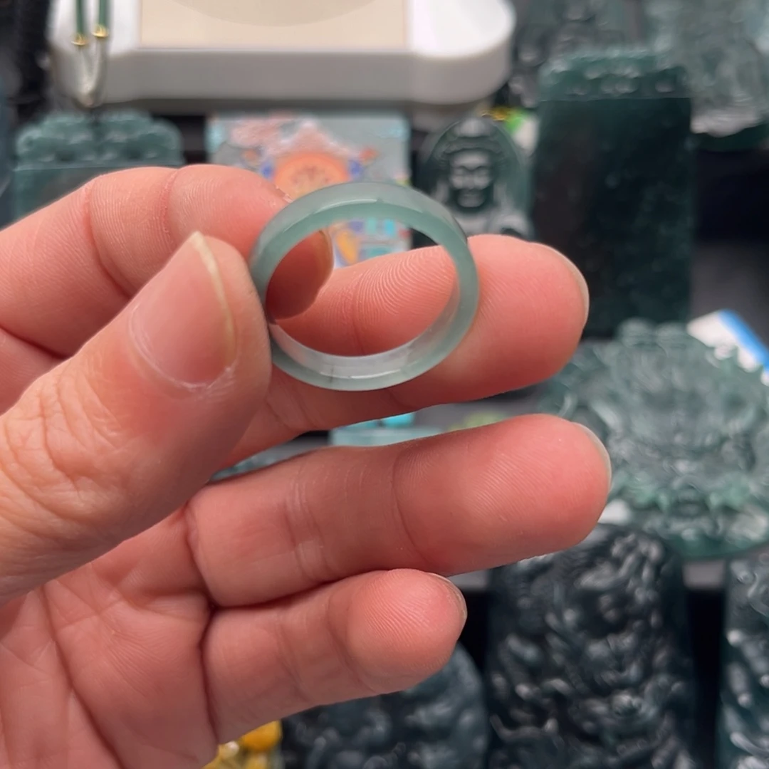 翡翠未镶嵌颈饰戒圈