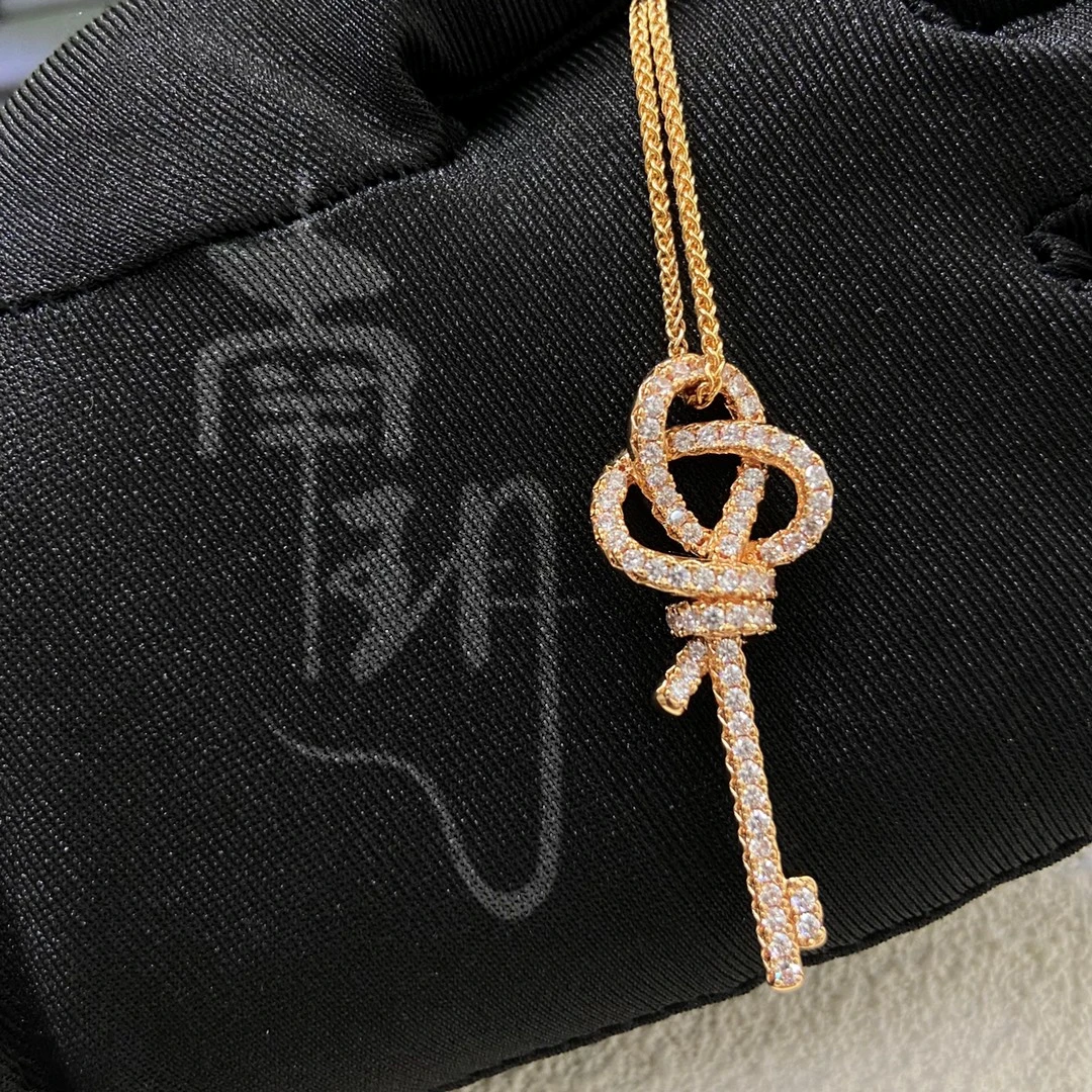 镀K金 美式轻奢时尚经典满钻匙坠时尚项链 AL092