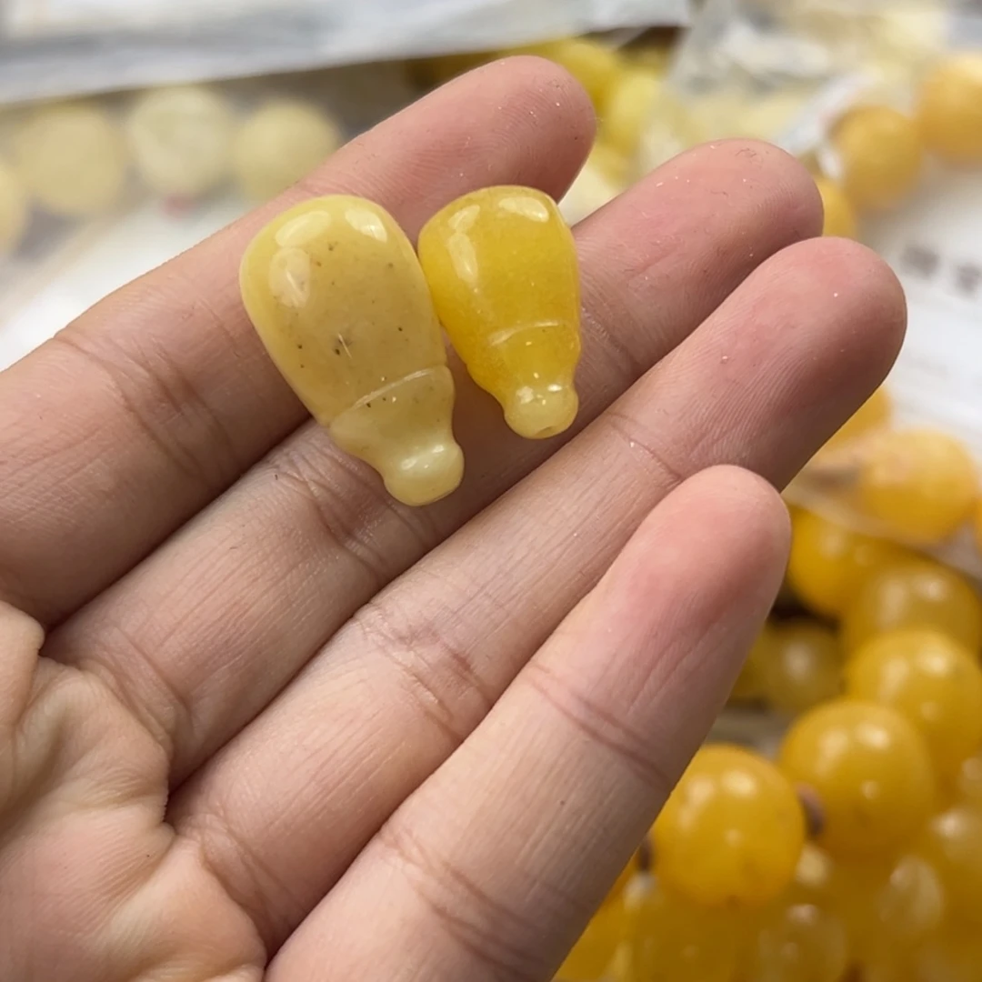 琥珀珠宝奇石未镶嵌曼**作