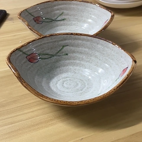 微瑕，口径21高度5，2个