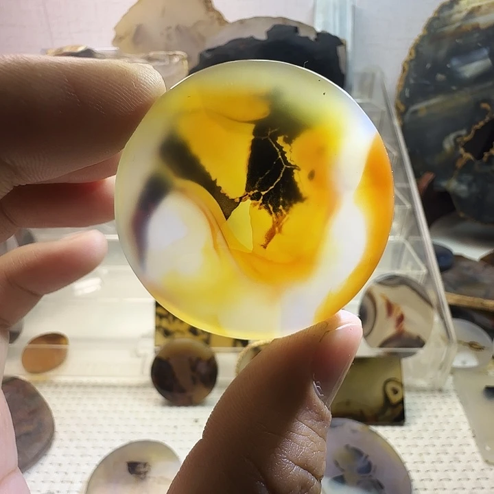 玛瑙/玉髓未镶嵌珠宝奇石