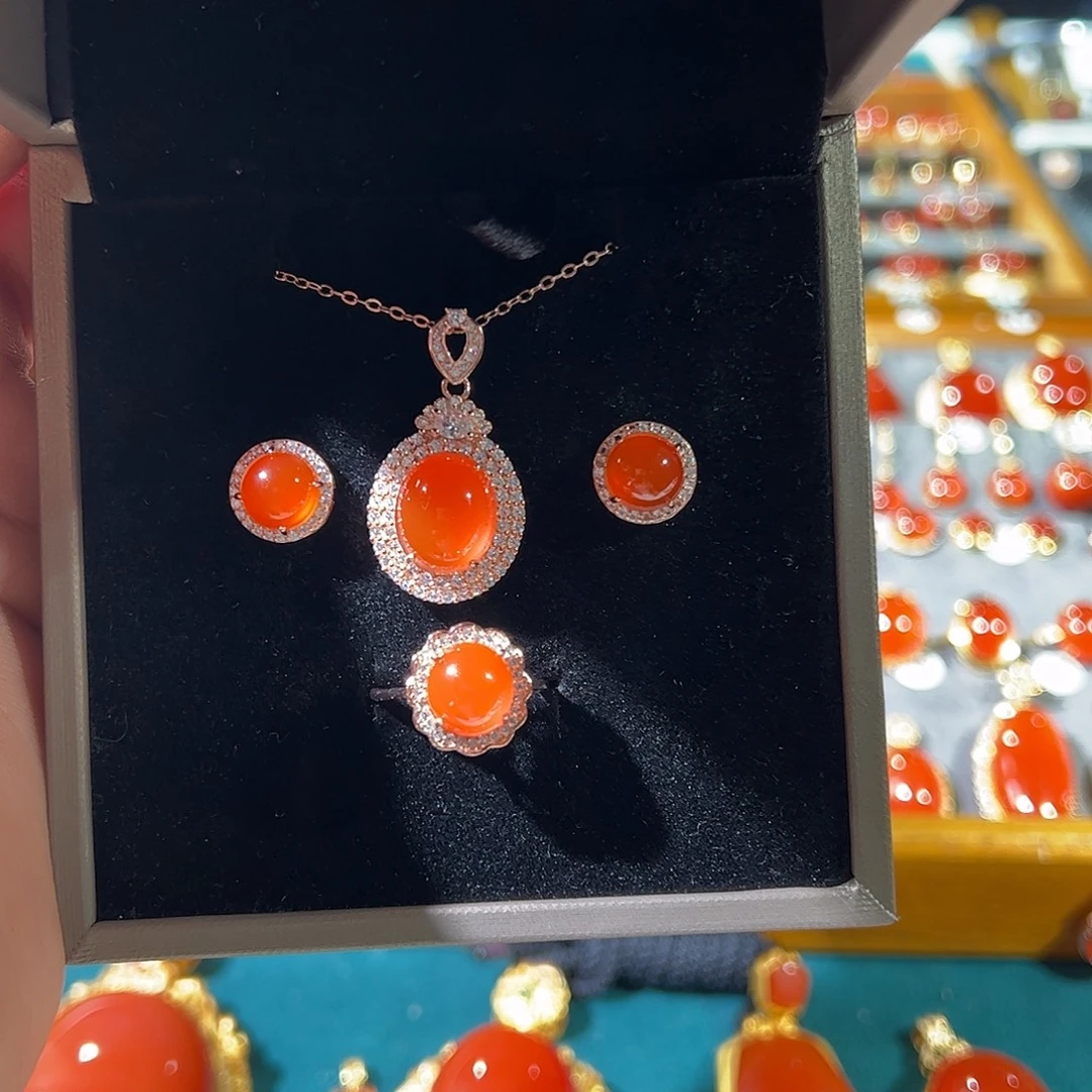 南红玛瑙银S925镶嵌颈饰