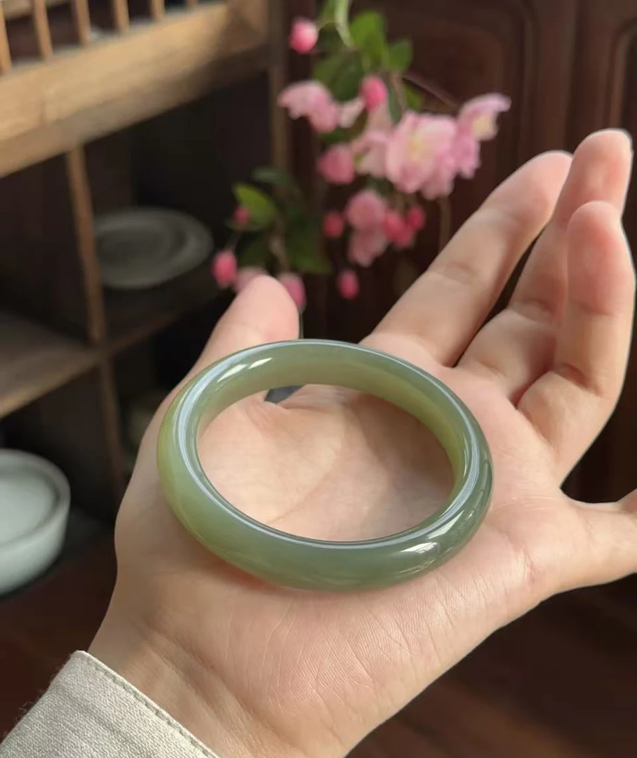 A19湖水绿宽版正圈显白百搭