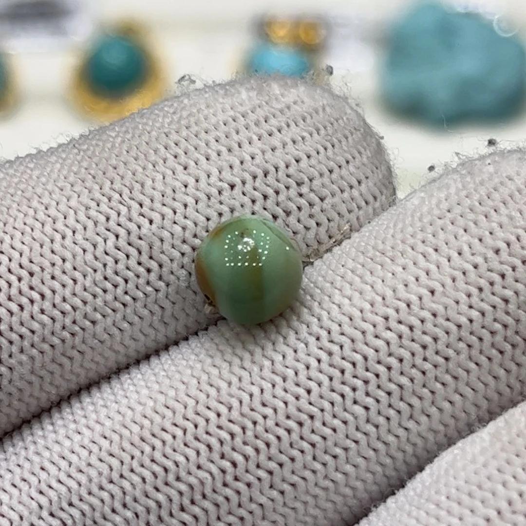 未镶嵌绿松石珠宝奇石