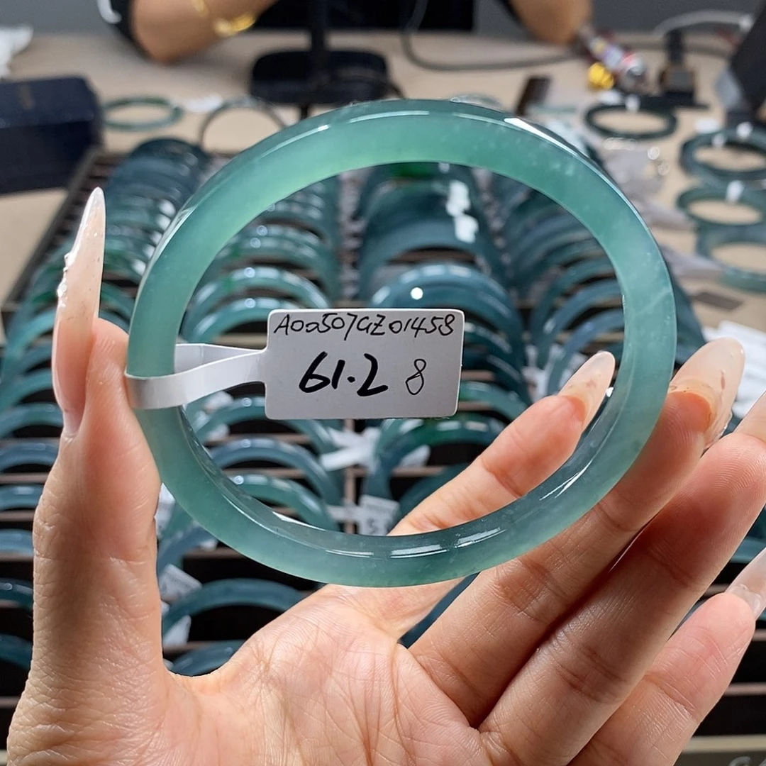 翡翠未镶嵌手镯61.58