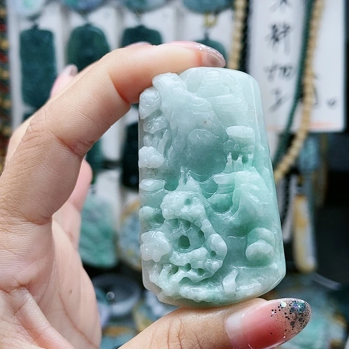 颈饰足铂镶嵌翡翠翡翠