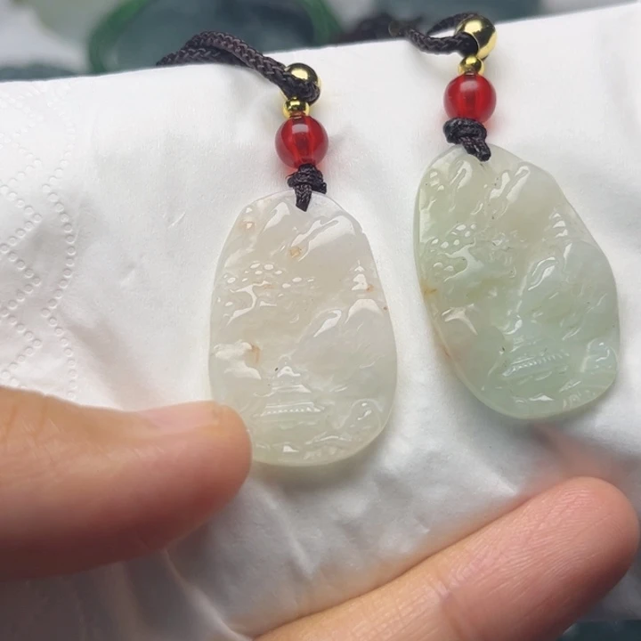 翡翠未镶嵌颈饰挂件