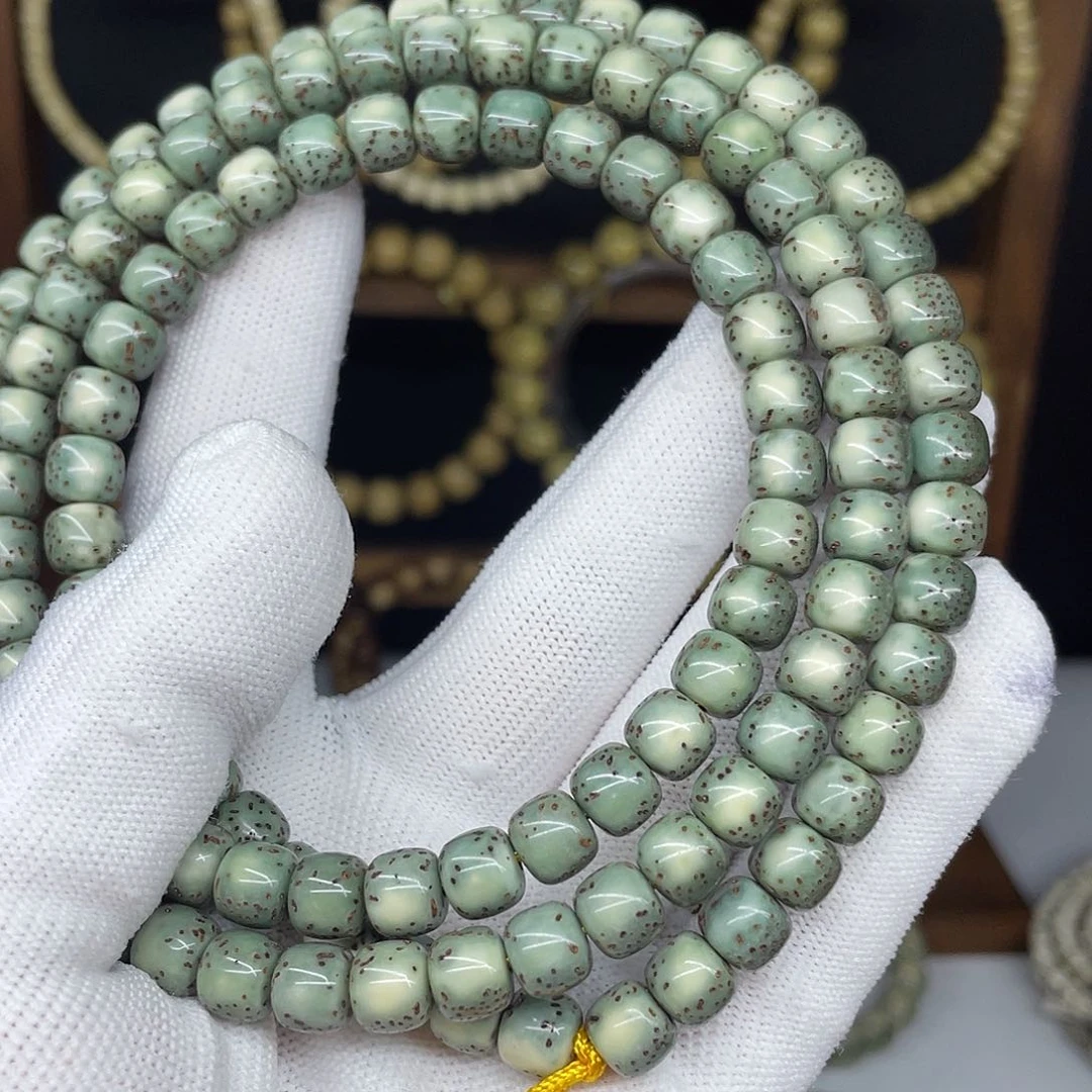 星月菩提手串8-7，满绿河豚