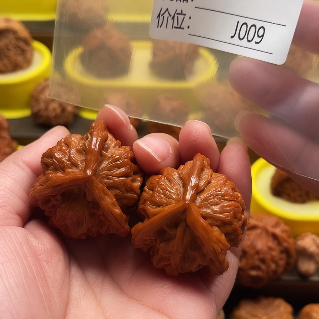 总***爺吊坠文玩核桃三棱38