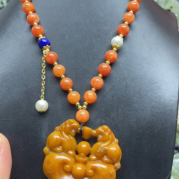 未镶嵌蛇纹石玉颈饰