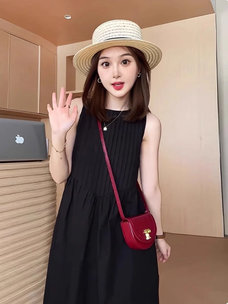 法式黑色无袖连衣裙漂亮气质小黑裙褶皱设计感简约休闲裙子女夏季