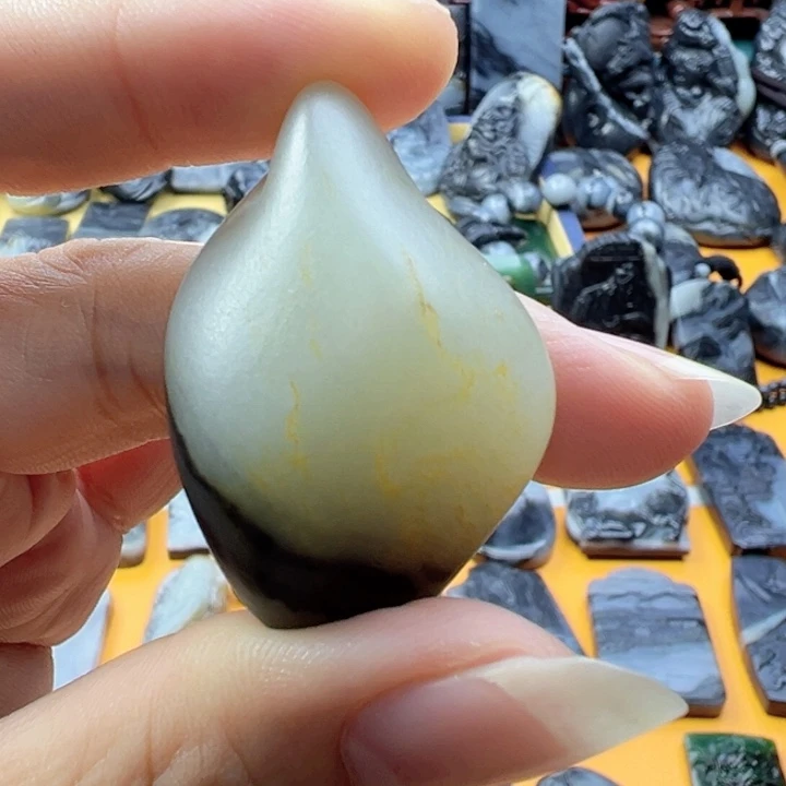 和田玉未镶嵌颈饰一****生