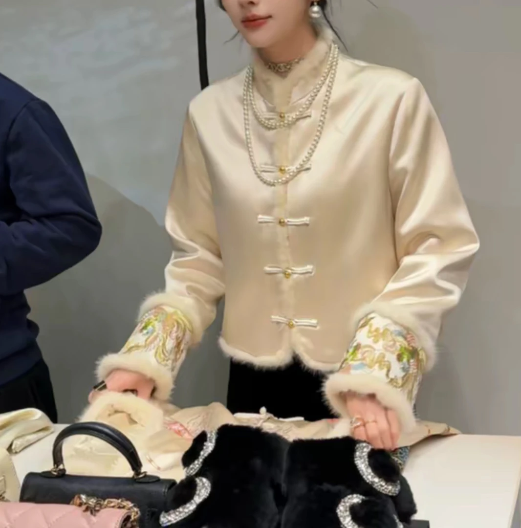 2025秋冬新款修身型常规刺绣立领长袖新中式网红上衣女士气质国风
