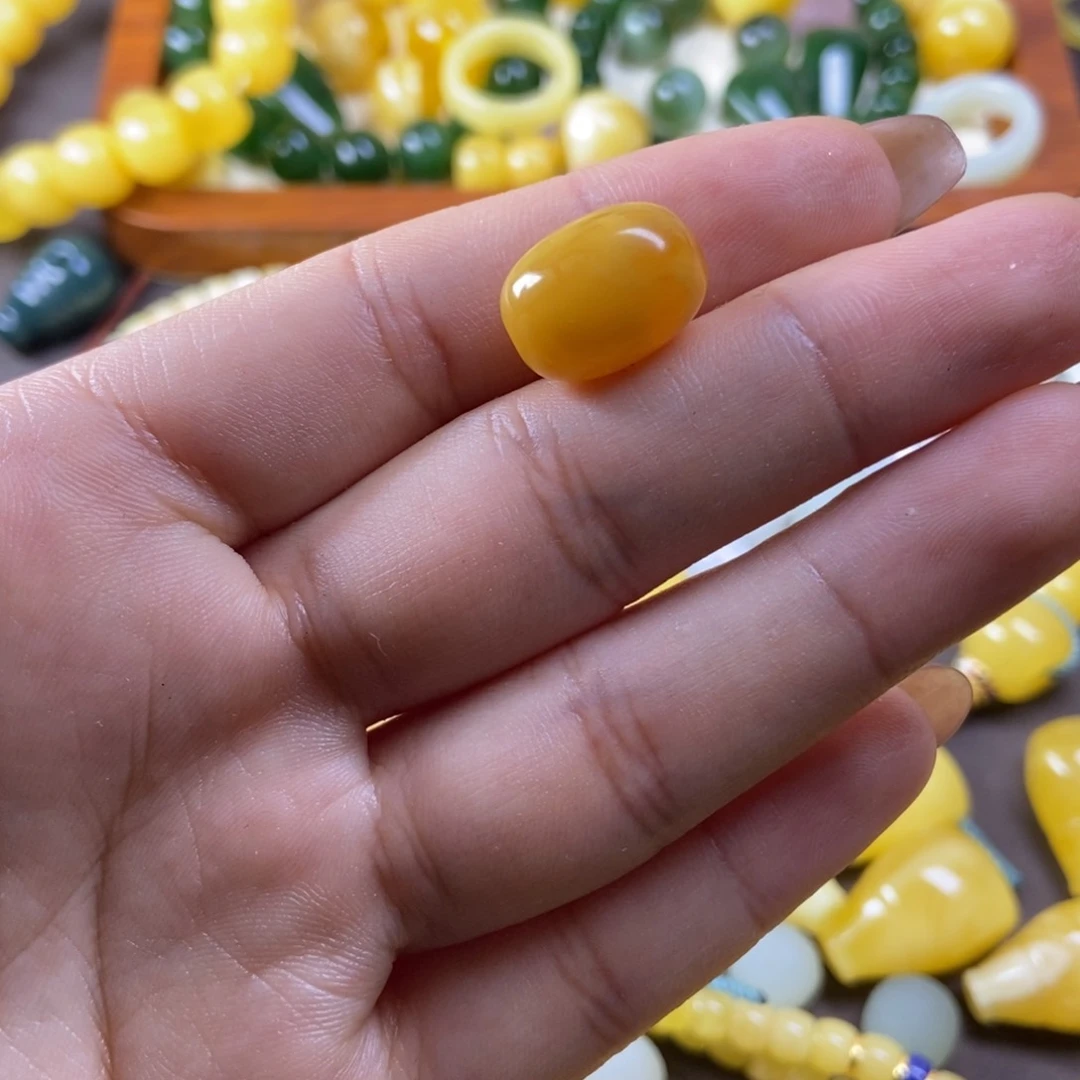 未镶嵌琥珀珠宝奇石那*卡11