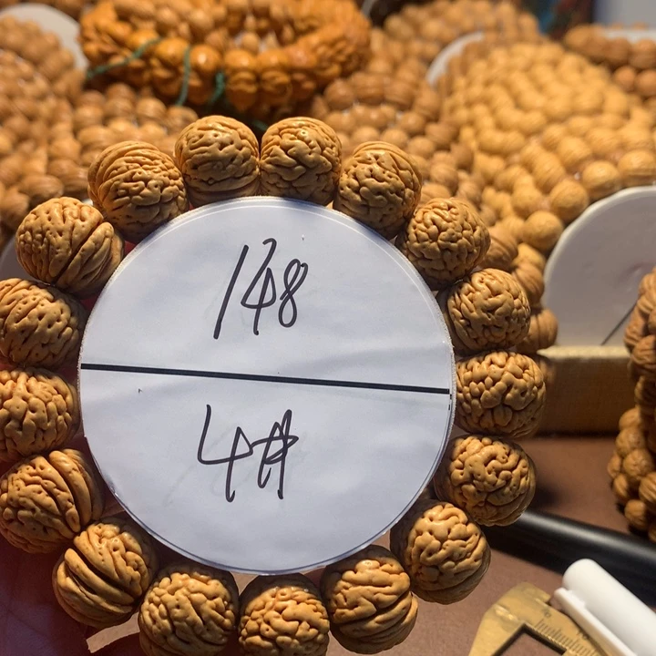 莫***~手串桃核4#盘锦肌肉