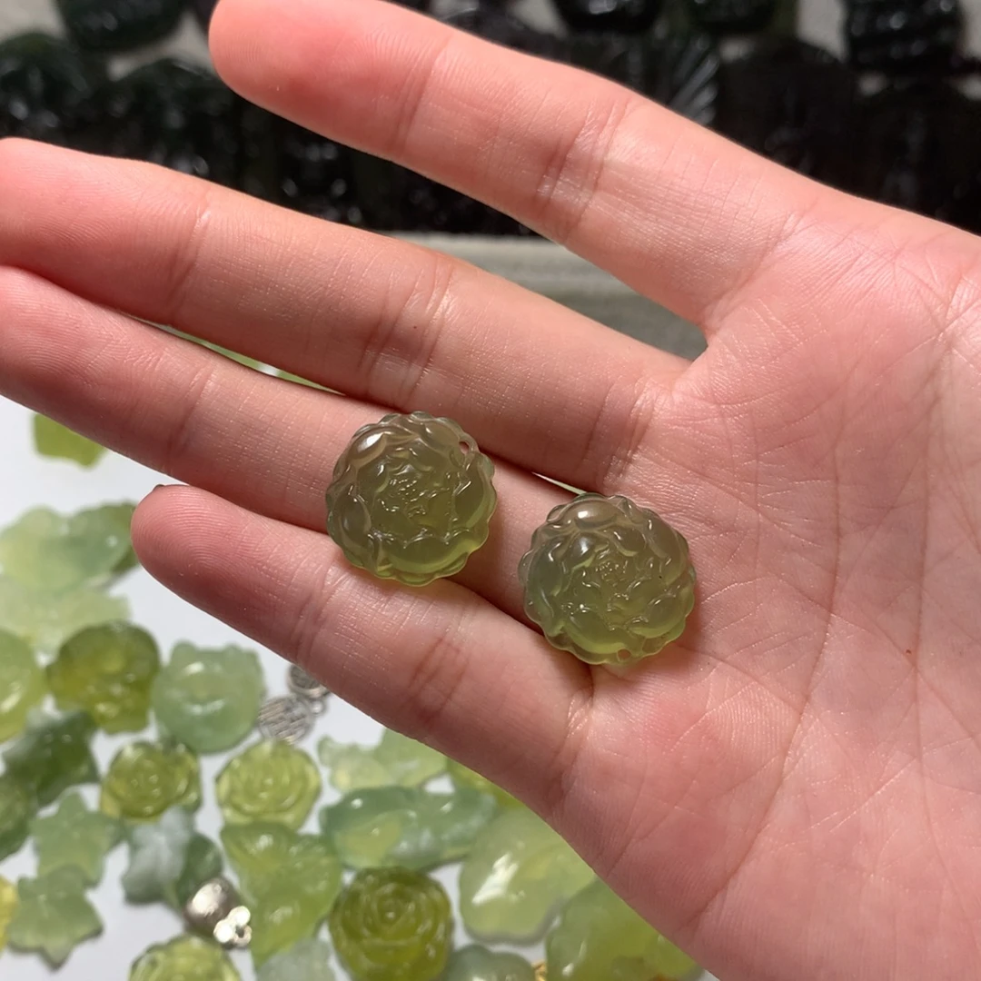 蛇纹石玉合金颈饰