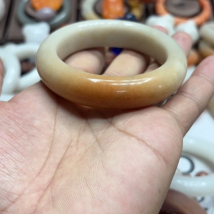 科***石英岩玉合金颈饰