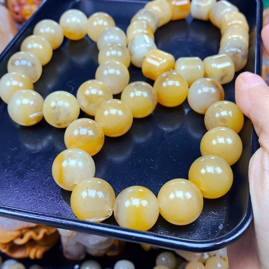 石英质玉（黄龙玉）未镶嵌颈饰