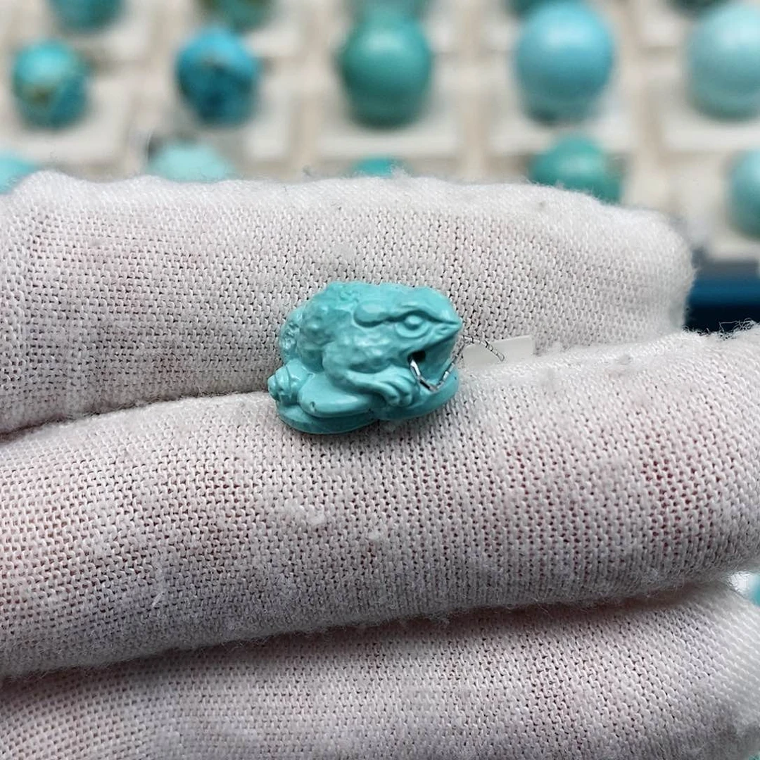 绿松石配饰未镶嵌