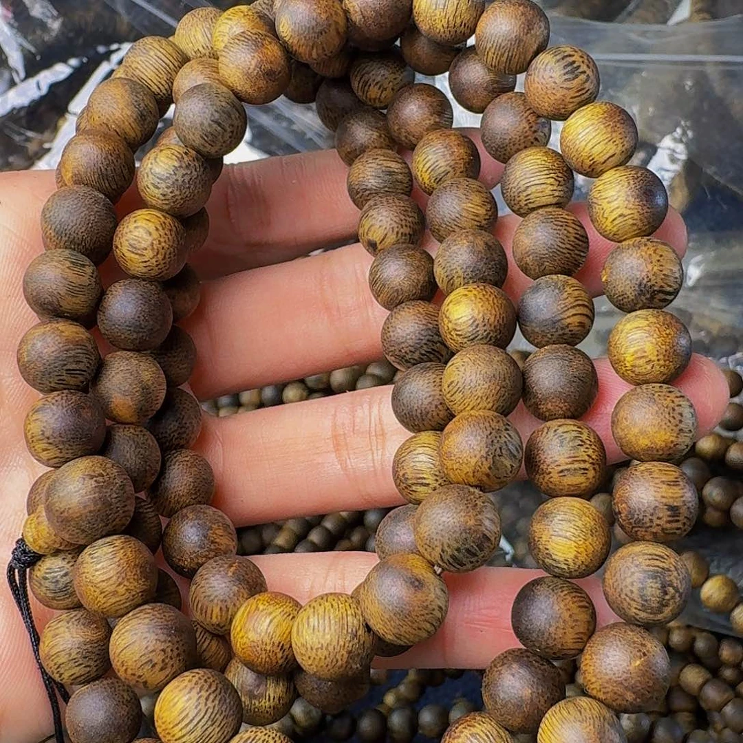 沉香手串隔****子陆河虫漏卡九