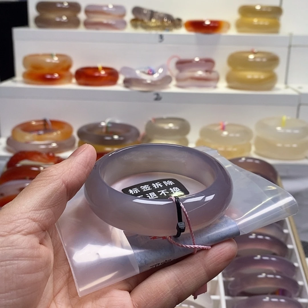 慧***贤玛瑙/玉髓未镶嵌手镯天然纹理渐变龙纹