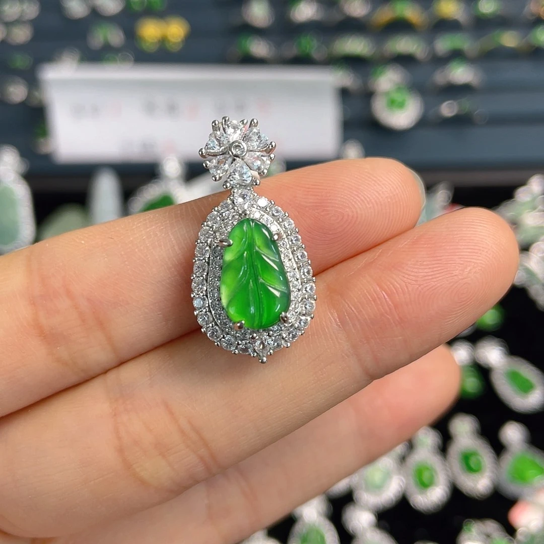 颈饰未镶嵌翡翠吊坠