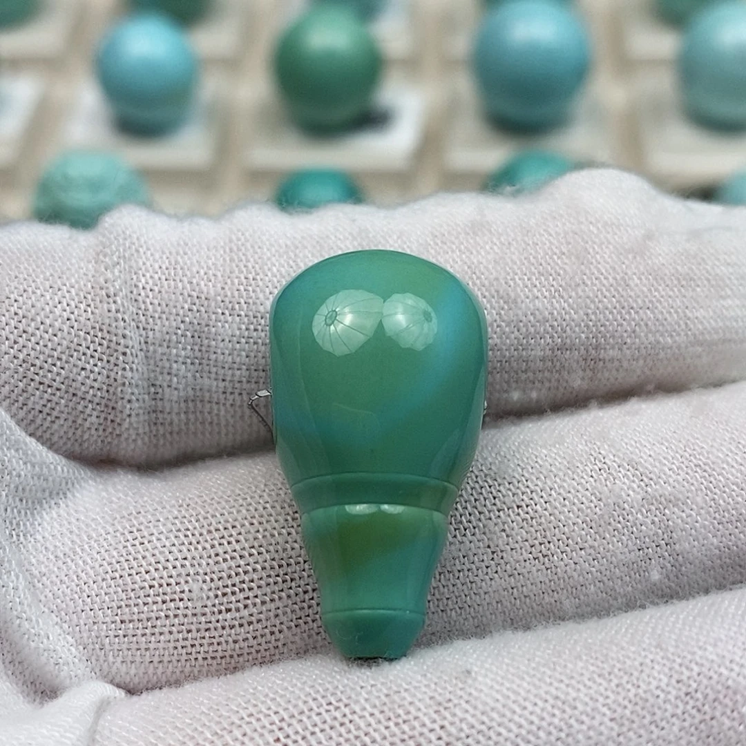 绿松石配饰未镶嵌