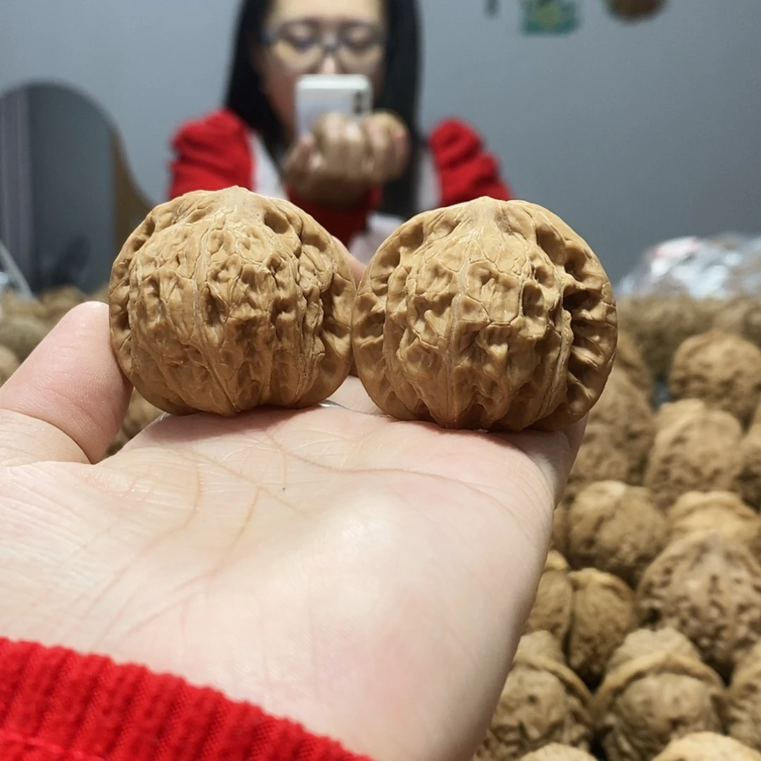 文玩核桃吊坠僧帽40黄