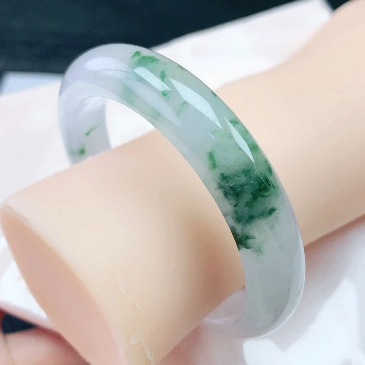 翡翠未镶嵌手镯53圈