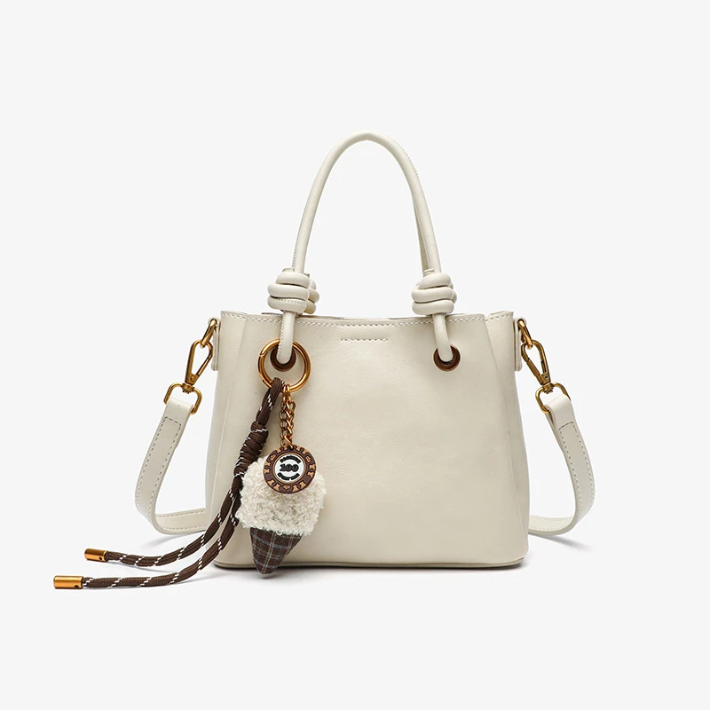 今年流行头层牛皮设计师新款时尚手提高级感水桶包单肩女包