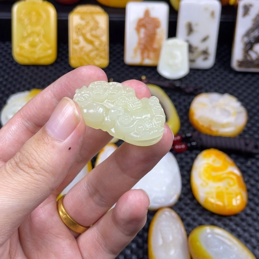 颈饰未镶嵌和田玉