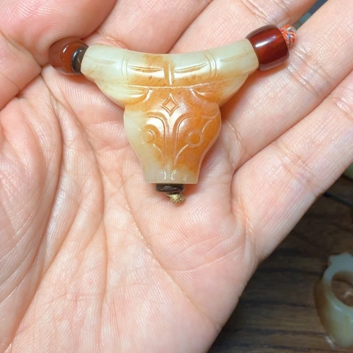 本***主未镶嵌和田玉（糖玉）挂件