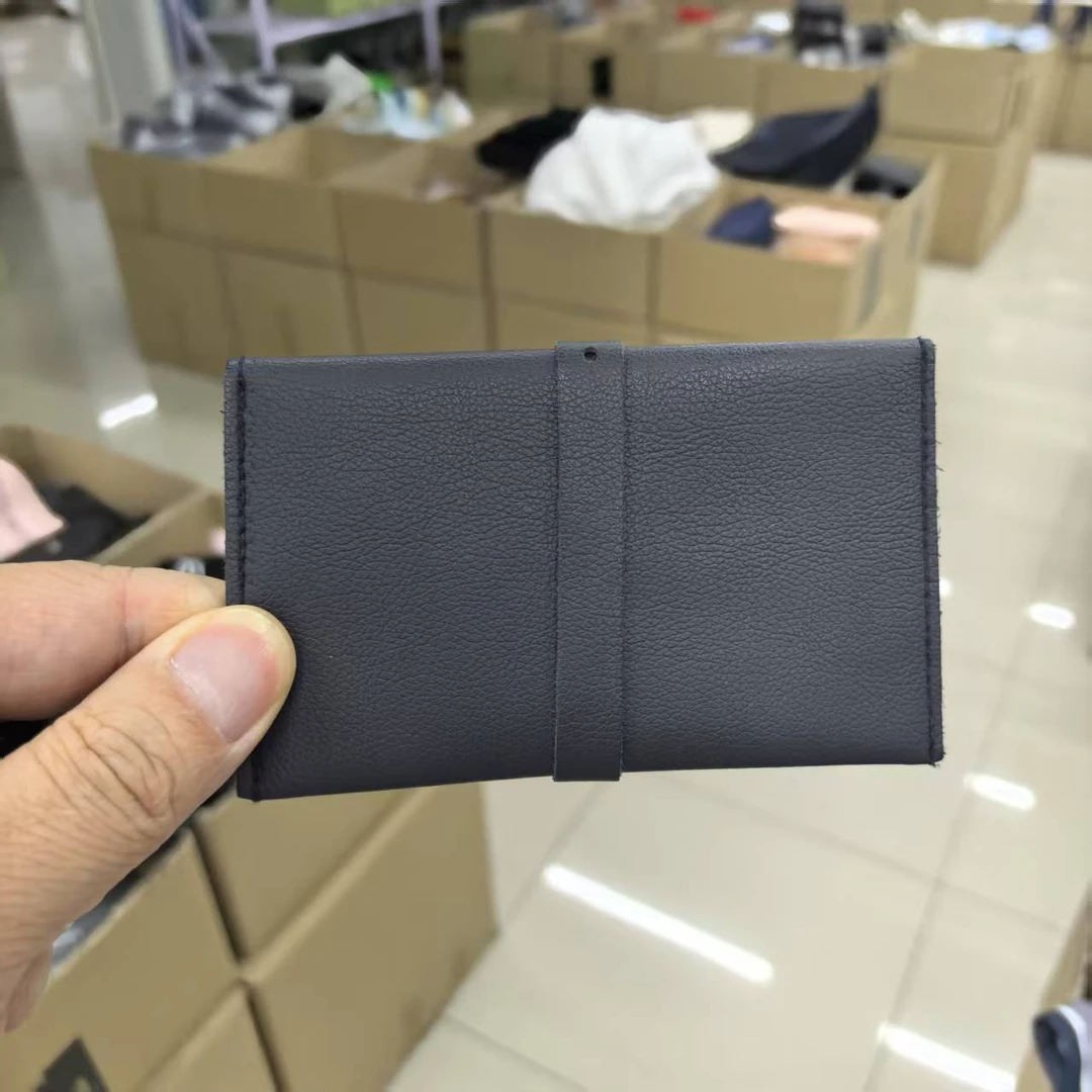 小迪啊~旷野香水卡包包