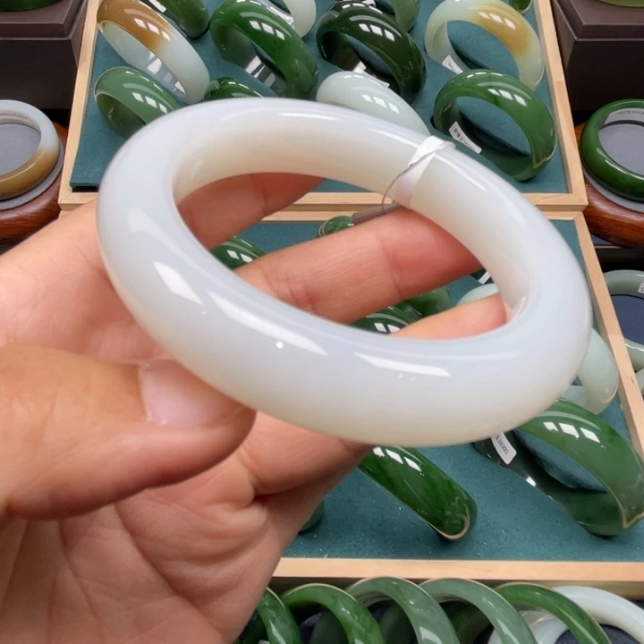 未镶嵌手镯和田玉5455