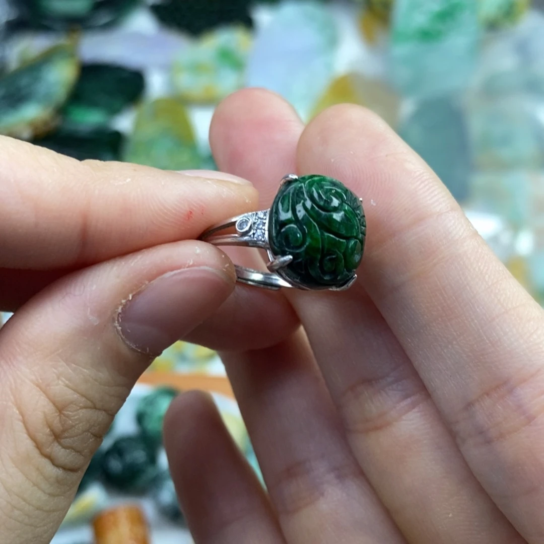 翡翠未镶嵌颈饰布****兜吊坠