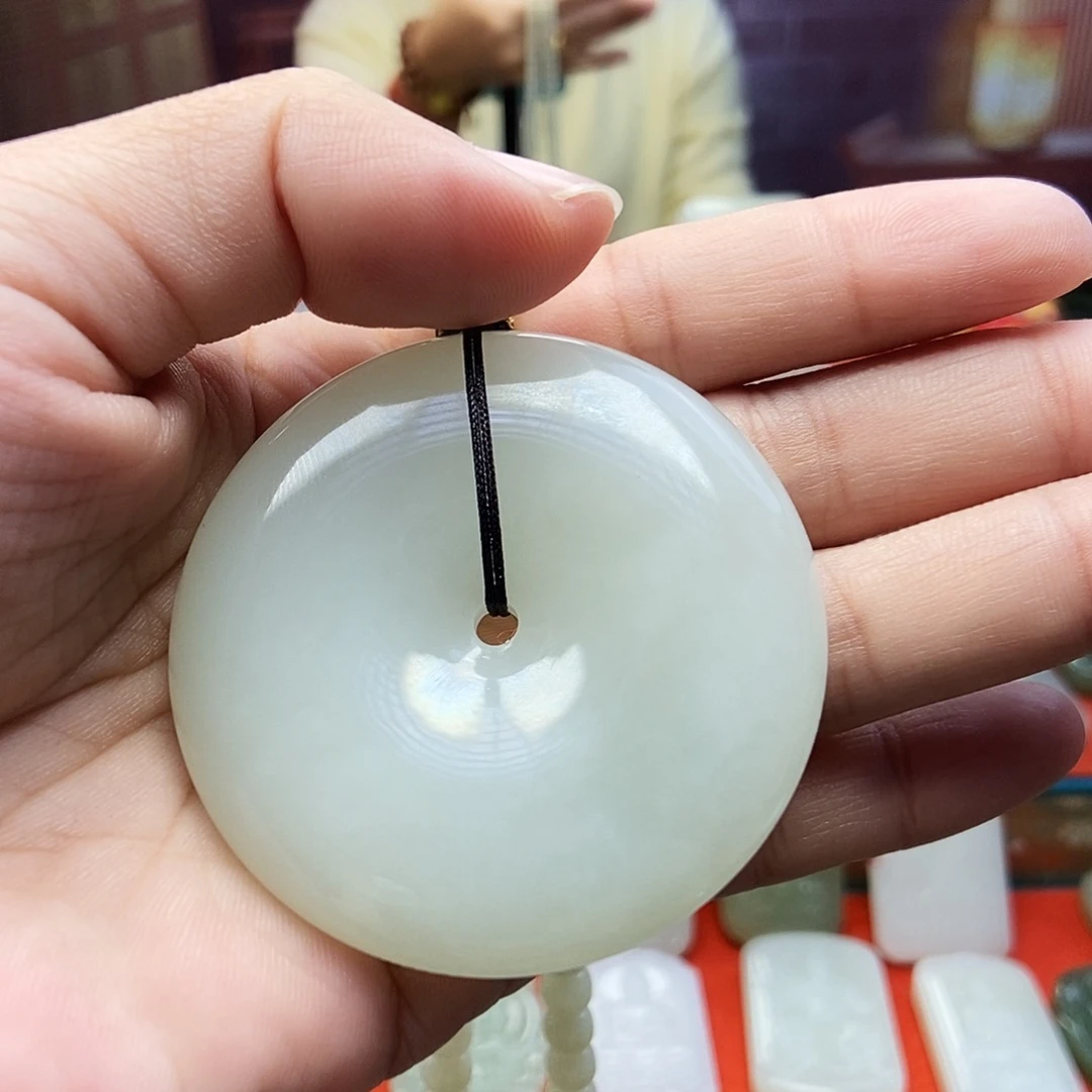 颈饰未镶嵌和田玉再**陌