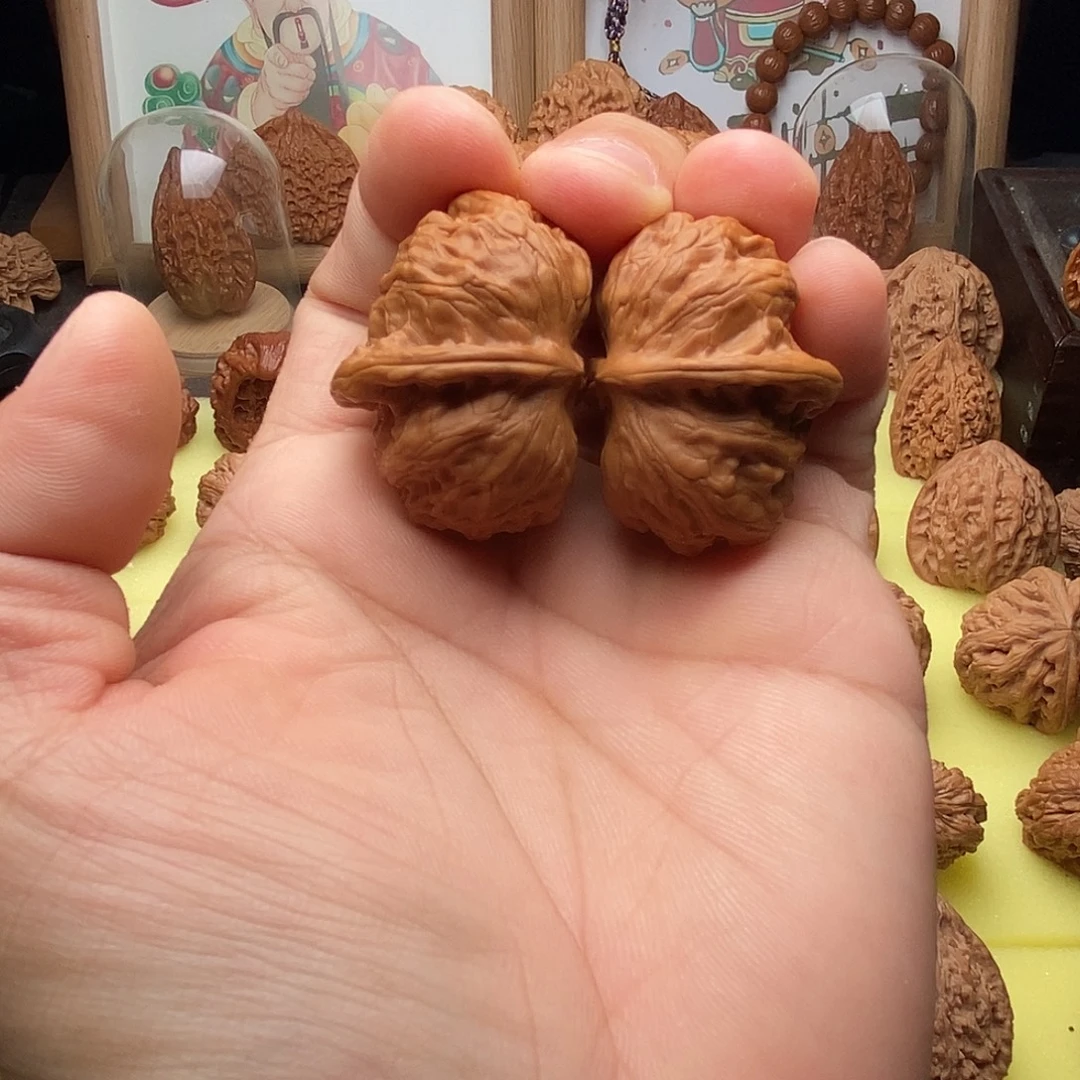 文玩核桃把件野狼半壁58