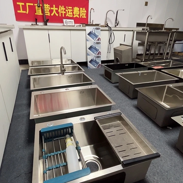 方形款75.41单槽，圆龙头全套配齐