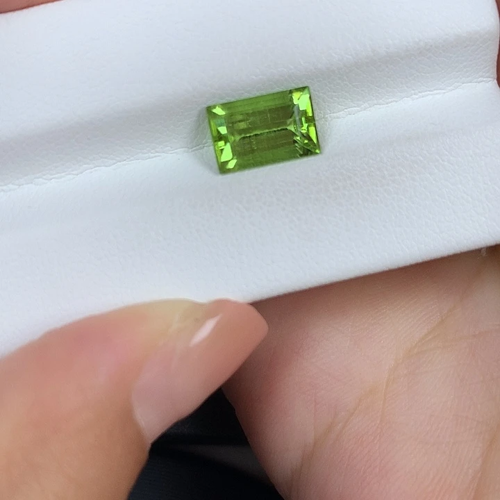 裸石未镶嵌橄榄石2.8ct橄榄石