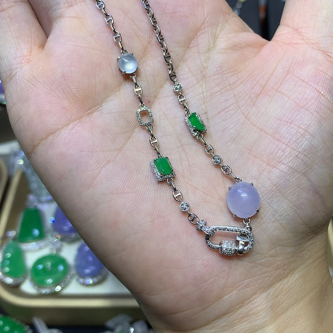 翡翠18K金镶嵌颈饰