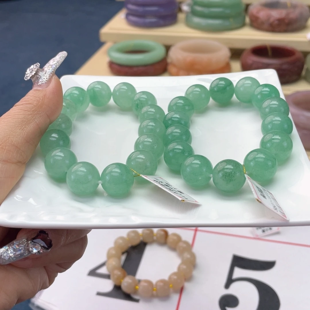 石英岩玉未镶嵌手镯