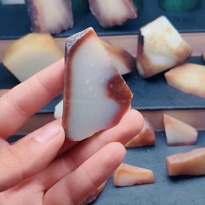 和田玉（糖玉）未镶嵌颈饰